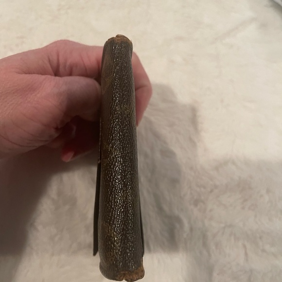 Authentic Vintage Louis Vuitton Elise Wallet - Picture 8 of 8